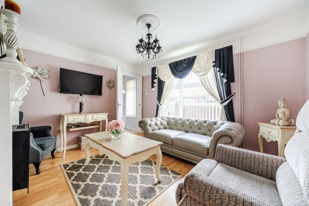 Property photo 3 of 20