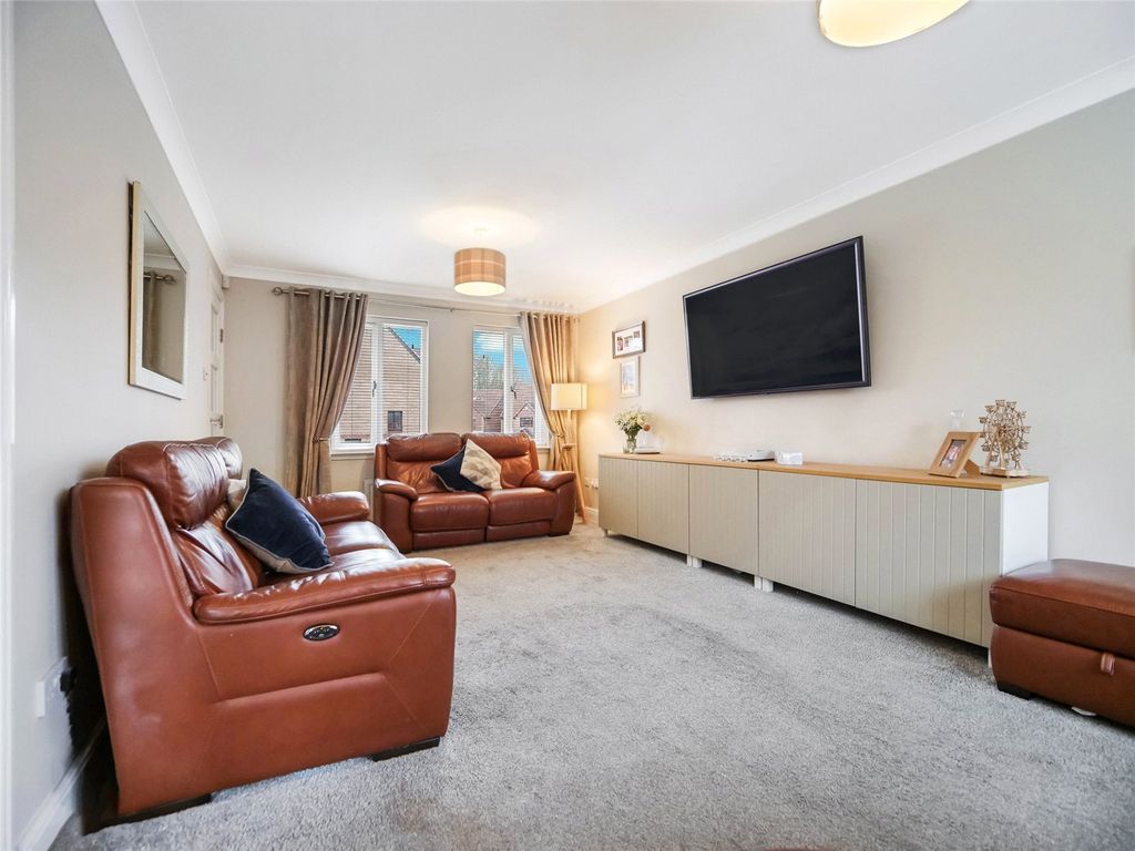 Property photo 2 of 22 Living Room