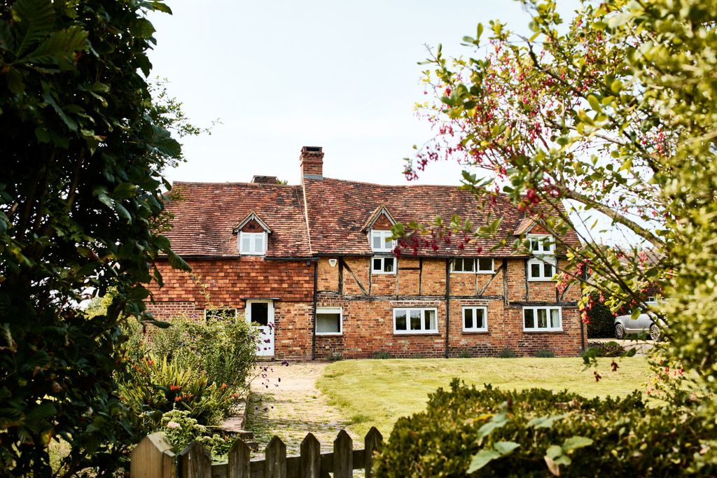 Property photo 2 of 35