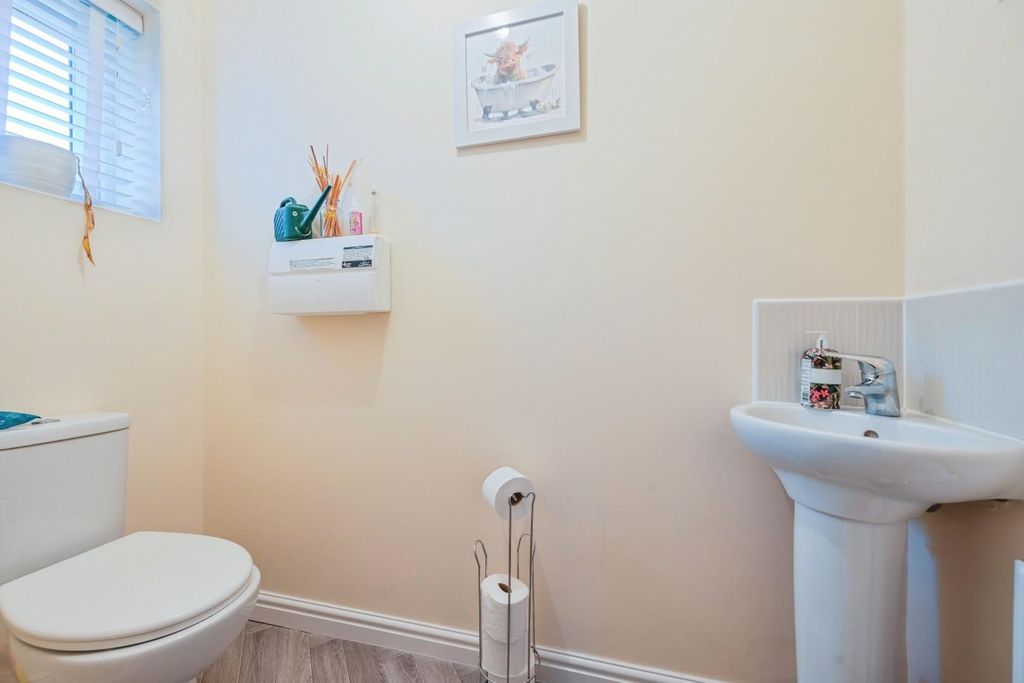 Property photo 3 of 23 15Bagnallway-10.Jpg