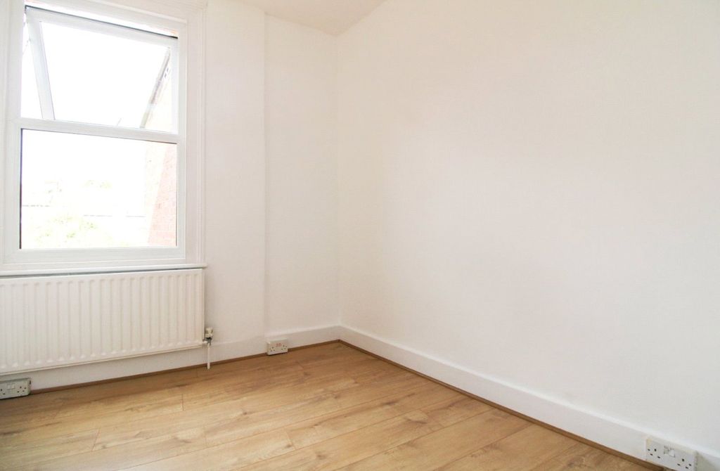 Property photo 3 of 5 Picture No. 05