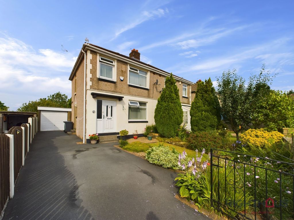 Property photo 2 of 22