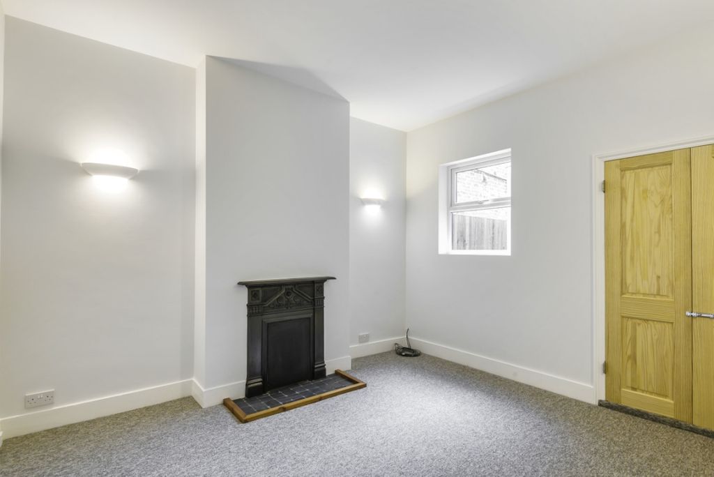 Property photo 3 of 7 899960 (3)