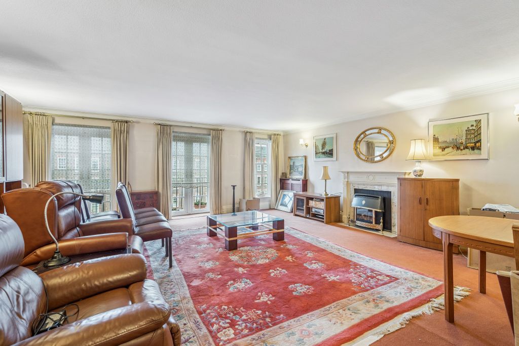 Property photo 2 of 20