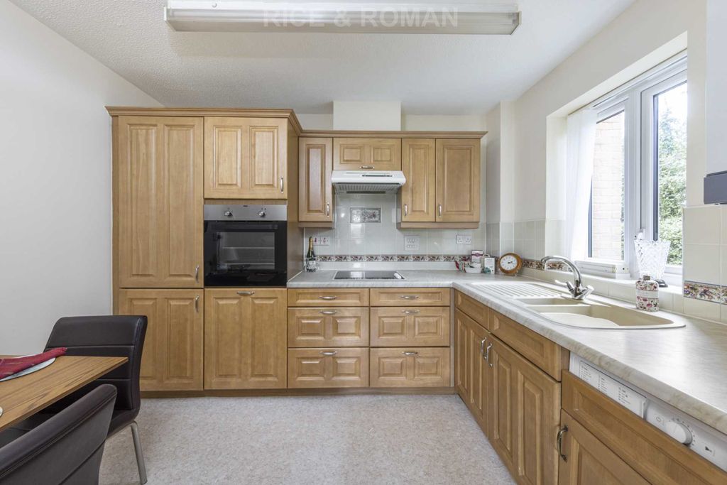 Property photo 3 of 9