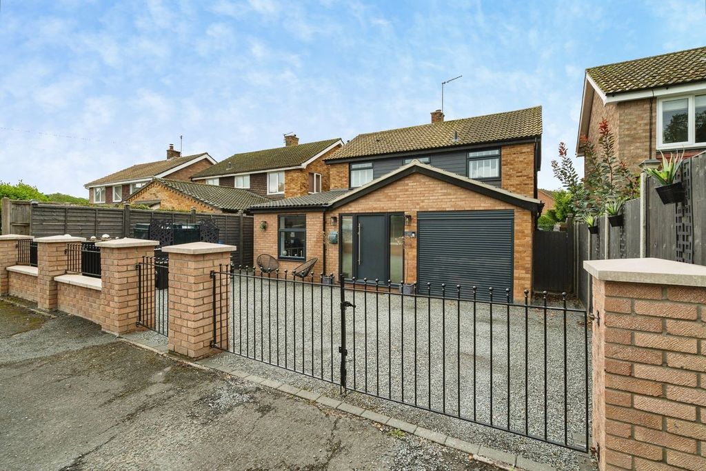 Property photo 1 of 30
