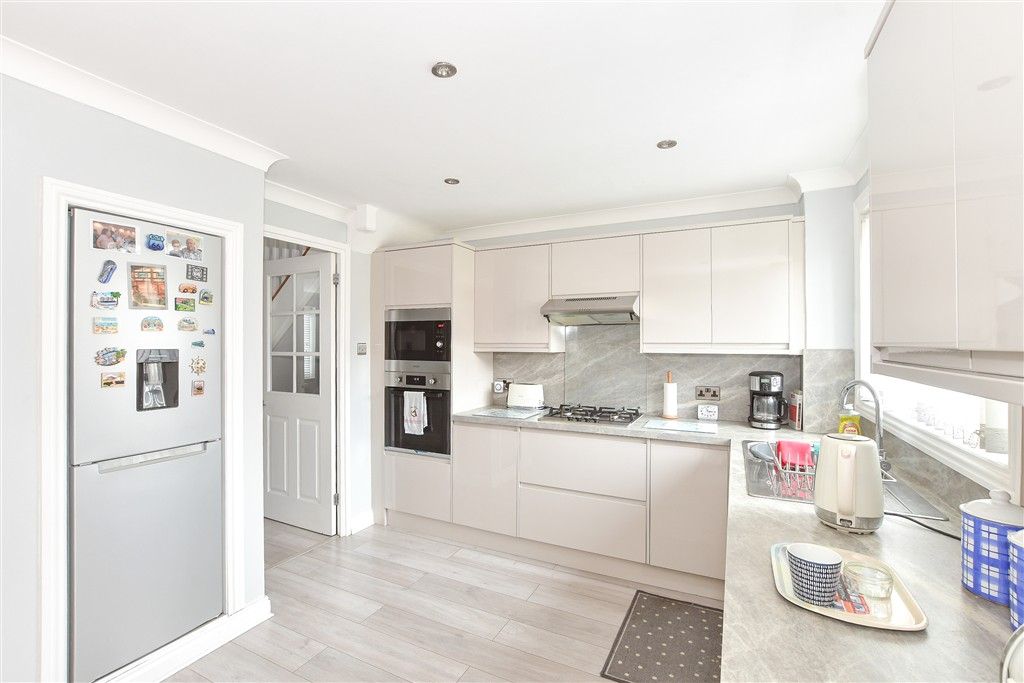 Property photo 3 of 9 Kitchen/Dining Room