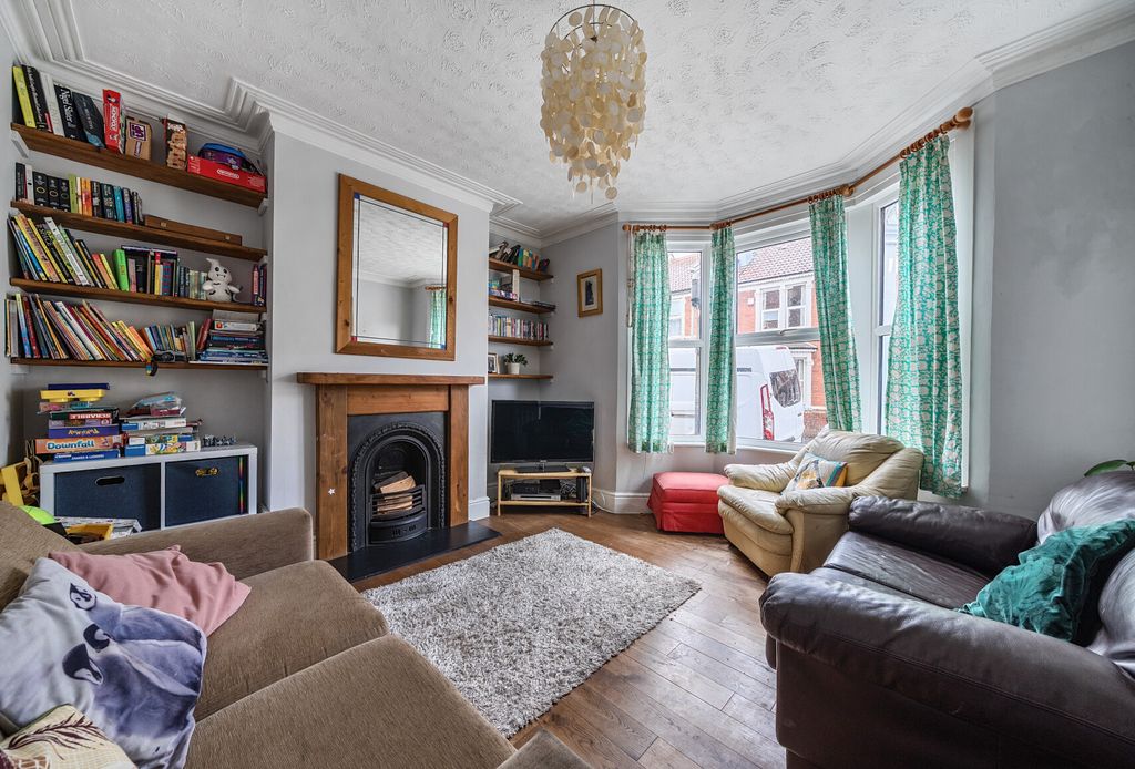 Property photo 3 of 15 1350044-8-68c2c5B...