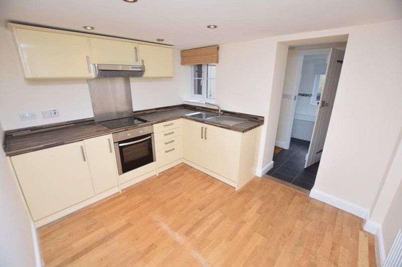 Property photo 2 of 9 Photo 6