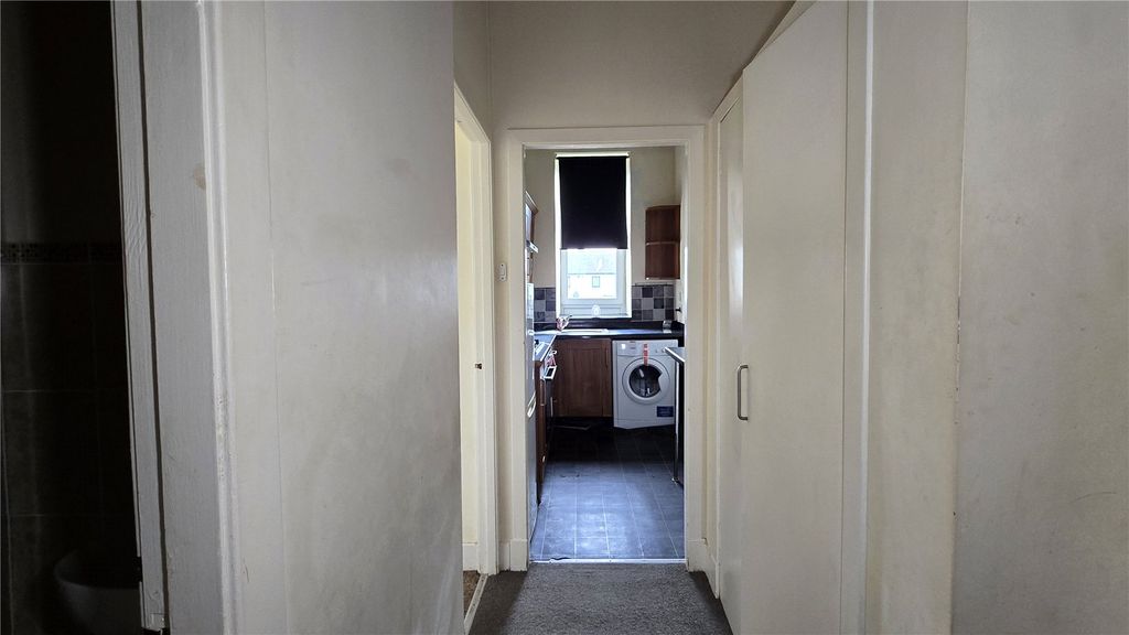 Property photo 3 of 9 Picture No. 04