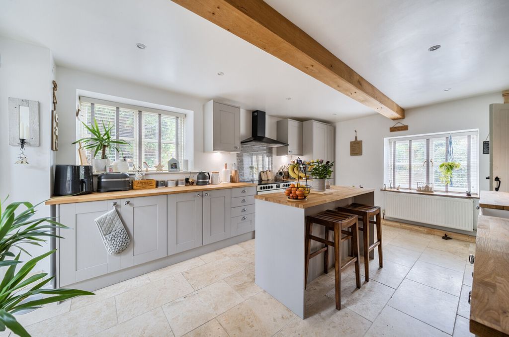 Property photo 2 of 28 1344818-19-68Adbc...