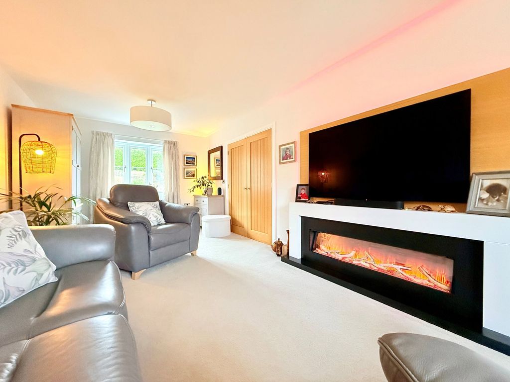 Property photo 2 of 21