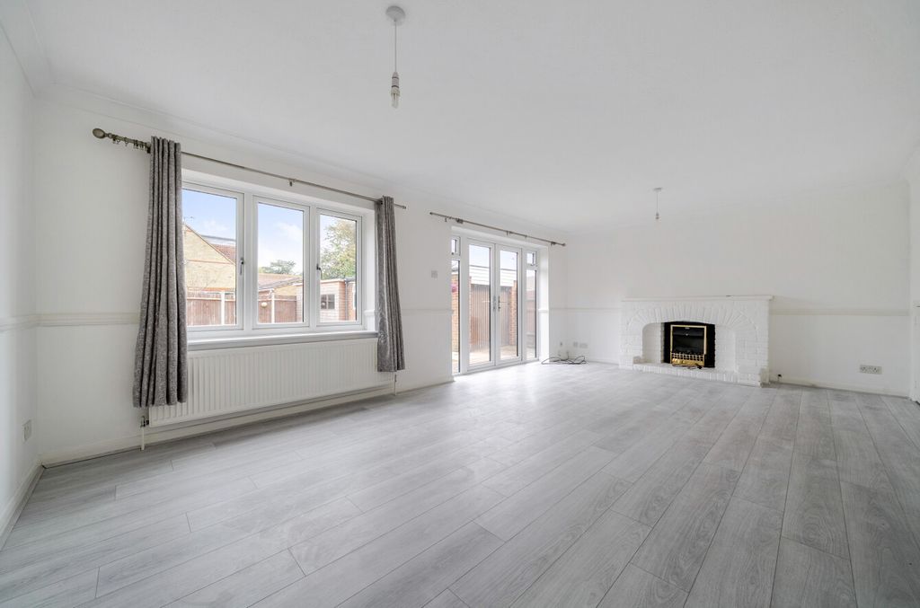 Property photo 2 of 23 1361690-18-68E8dc...