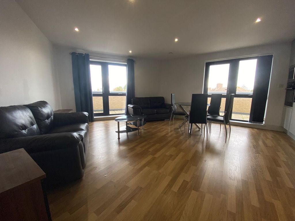 Property photo 3 of 12