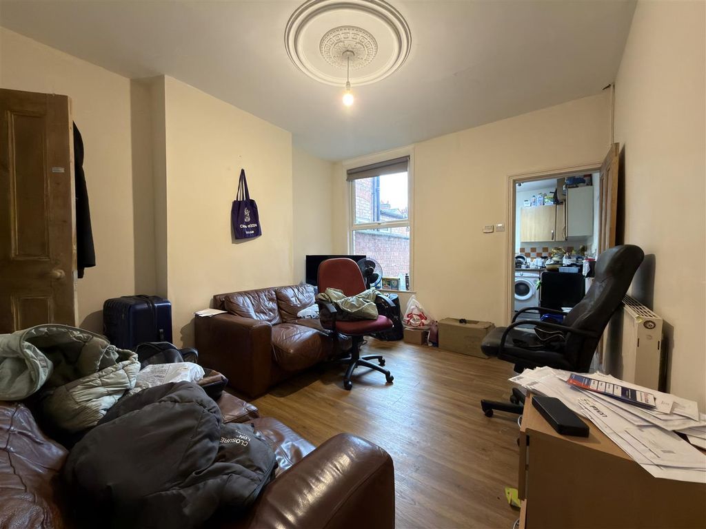 Property photo 2 of 6 Sitting Room