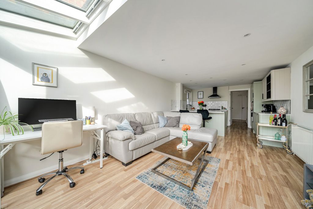 Property photo 3 of 15 1428824-10-69B288...