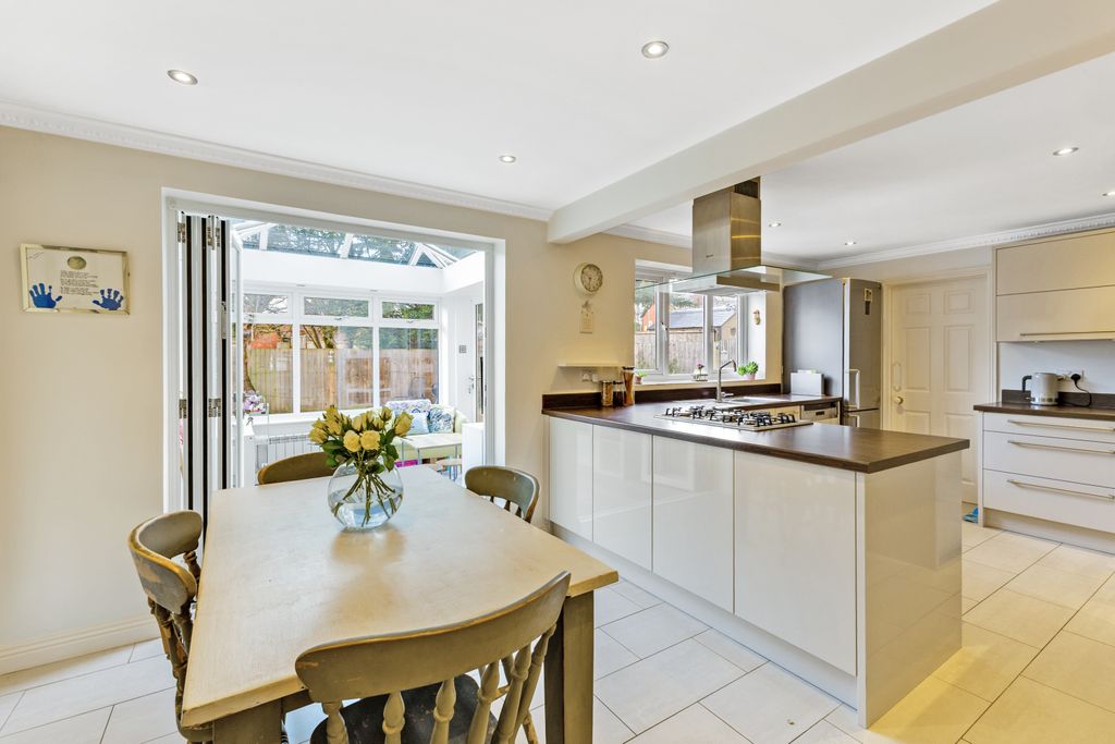 Property photo 3 of 21