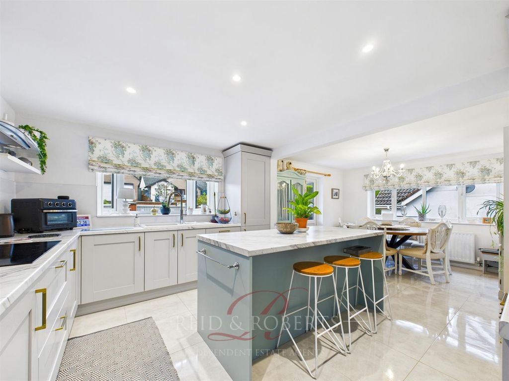 Property photo 2 of 34 Cam05148G0-Pr0117-Still032.Jpg