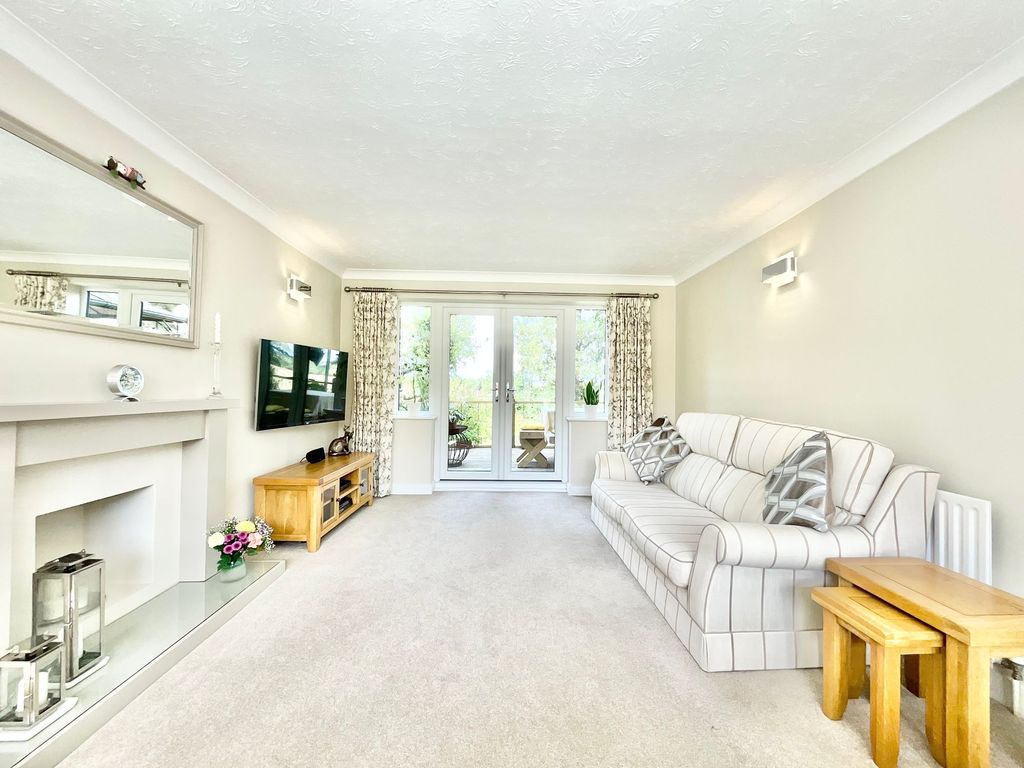 Property photo 3 of 31