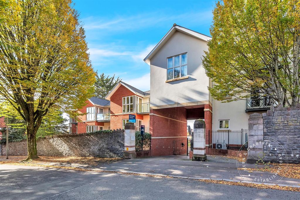 Property photo 1 of 16 Clive-Hall-Court-19.Jpg