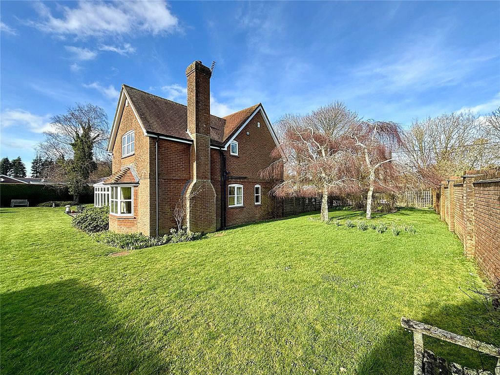 Property photo 2 of 21 Side Of House