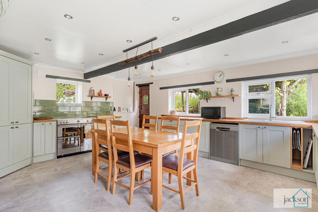Property photo 2 of 33 76_84546_Watermarked