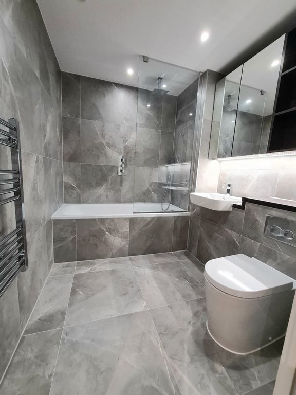Property photo 1 of 2