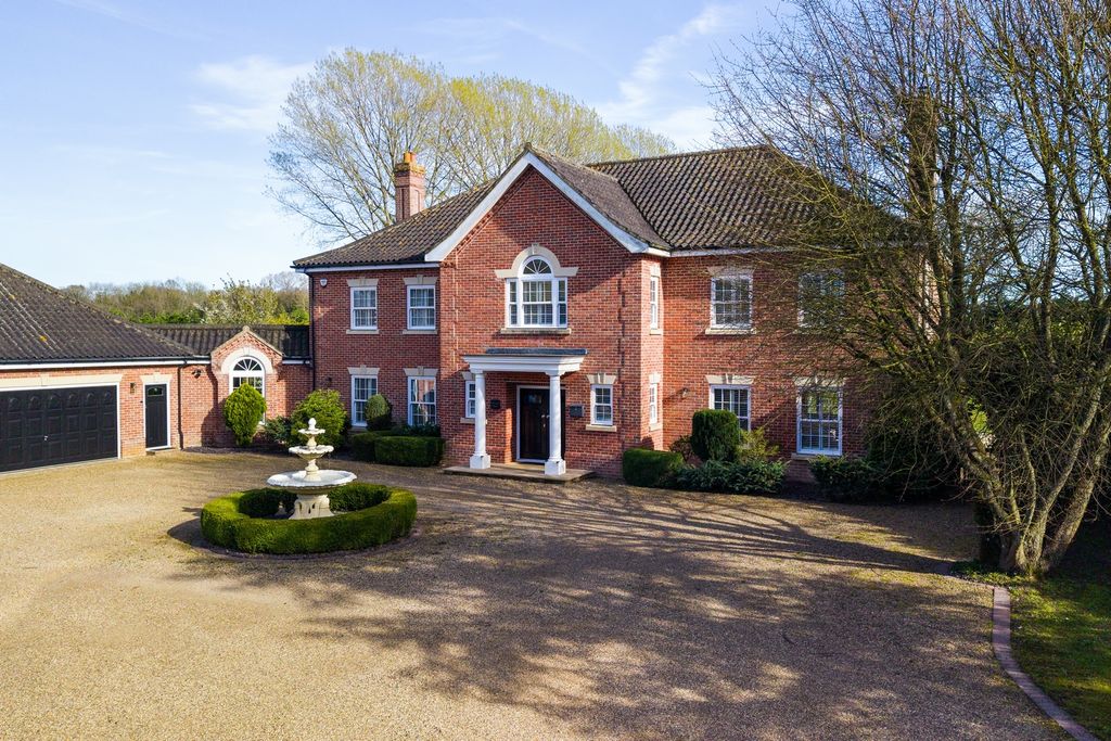 Property photo 1 of 44 1440Px_Oakwood Manor - 2
