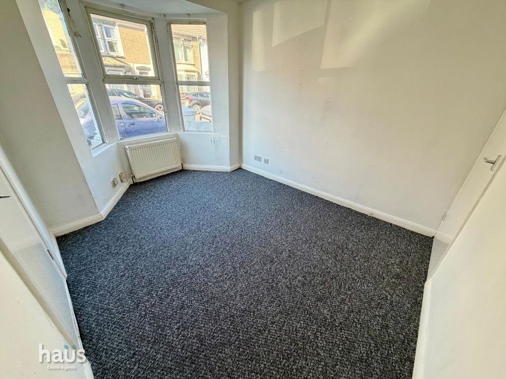 Property photo 1 of 9 Living Room