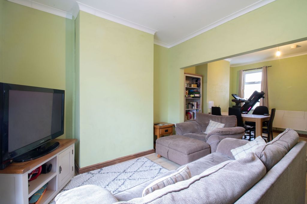 Property photo 2 of 29