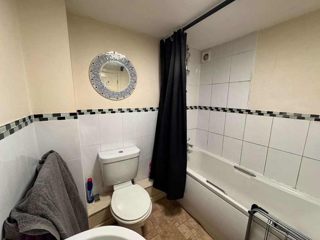 Additional image 4 of 1 bed flat for saleSkerne Road, Driffield YO25