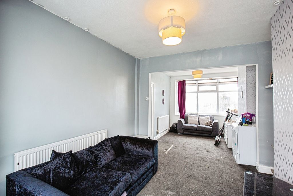 Property photo 3 of 19 Pbox-Img.Jpg