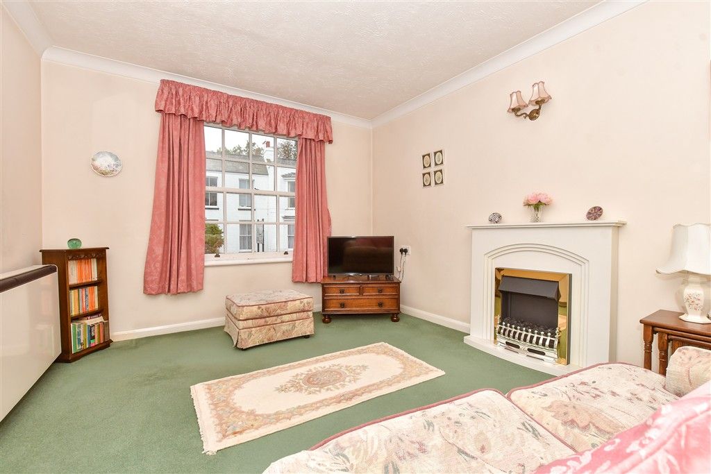 Property photo 2 of 8 Lounge/Diner