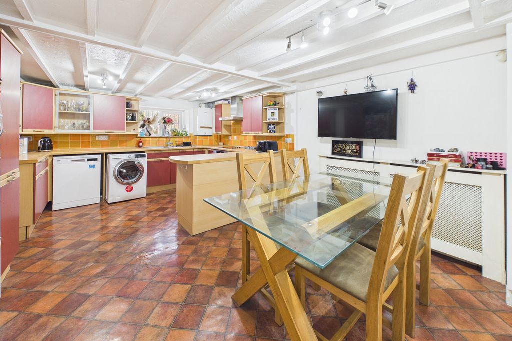 Property photo 3 of 21