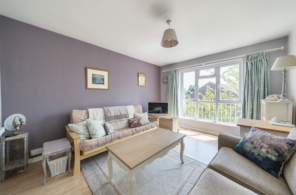 Property photo 1 of 11 1319336-10-6867d1...