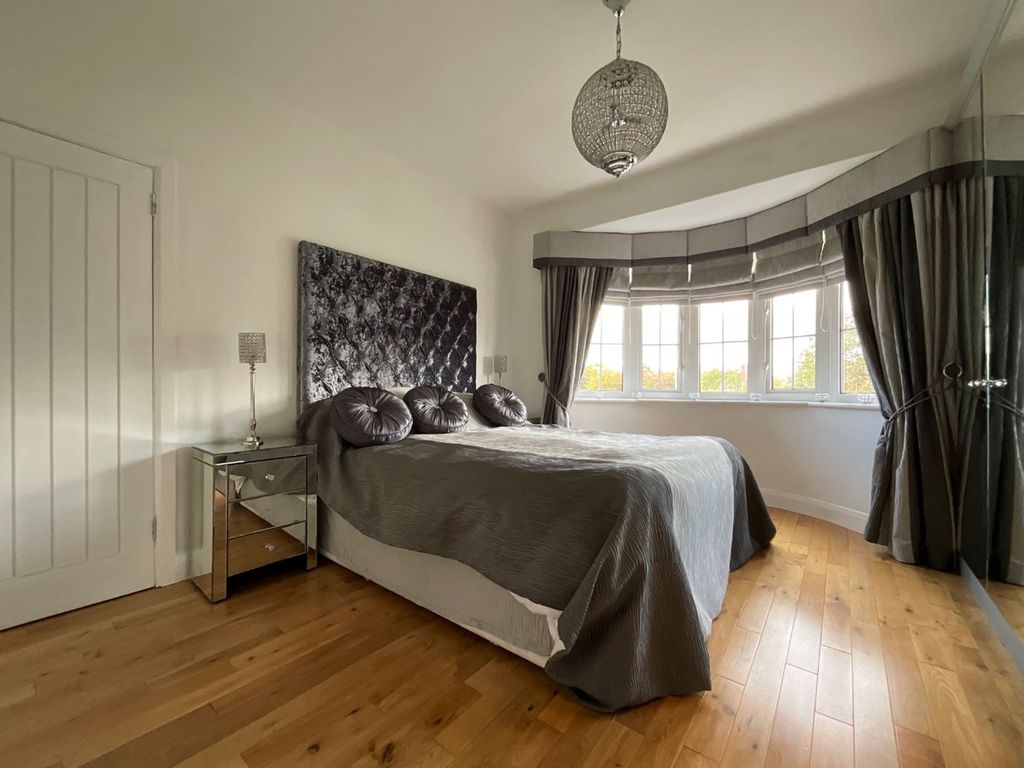 Property photo 2 of 43