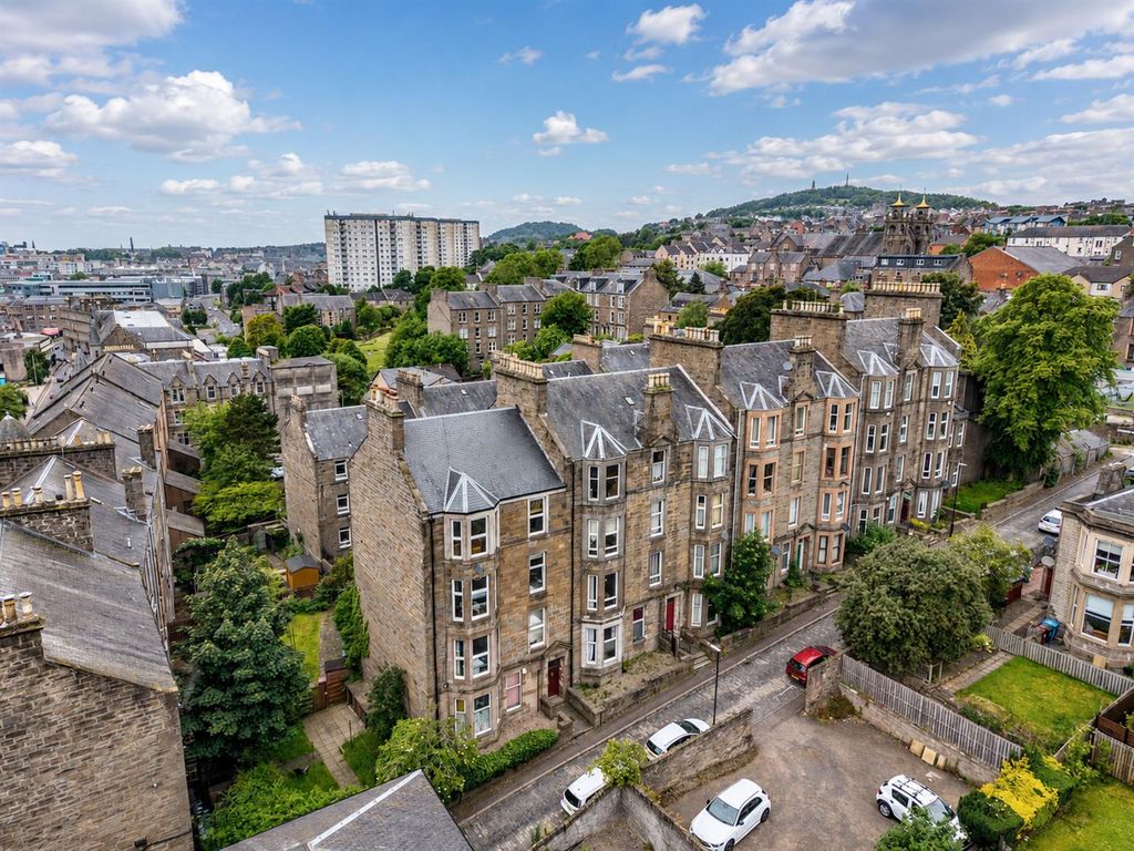 Property photo 2 of 16 2D Nelson Street Dundee-2.Jpg