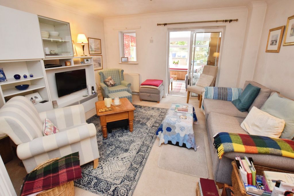 Property photo 3 of 14 5893Fa38-Dsc_0746_Edited 20Castle 20Lounge2