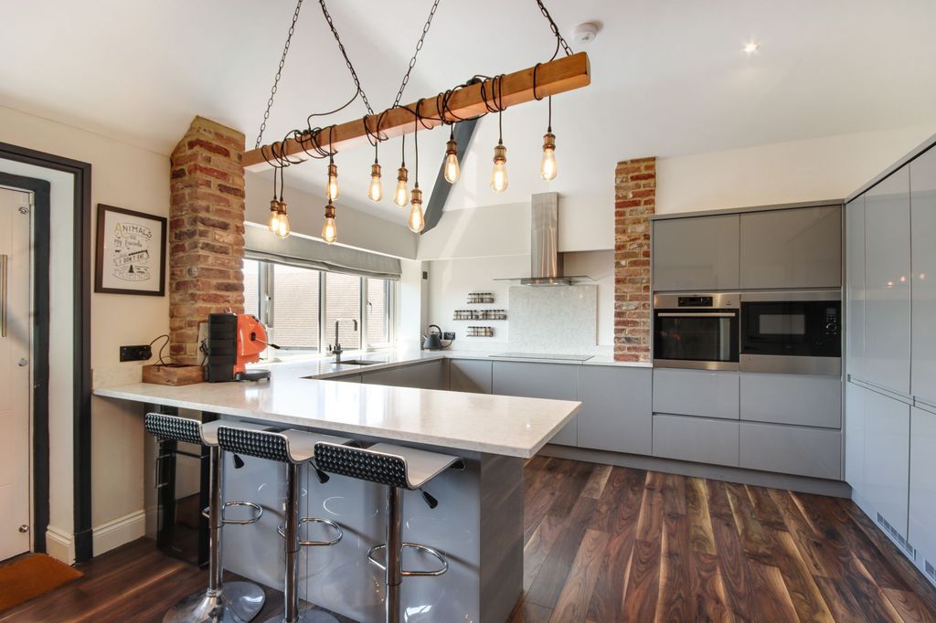 Additional image 4 of 3 bed maisonette for saleHigh Street, Edenbridge TN8