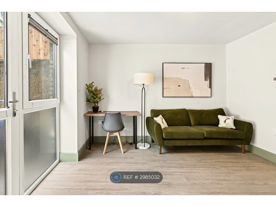 Property photo 2 of 9 Flat 10A