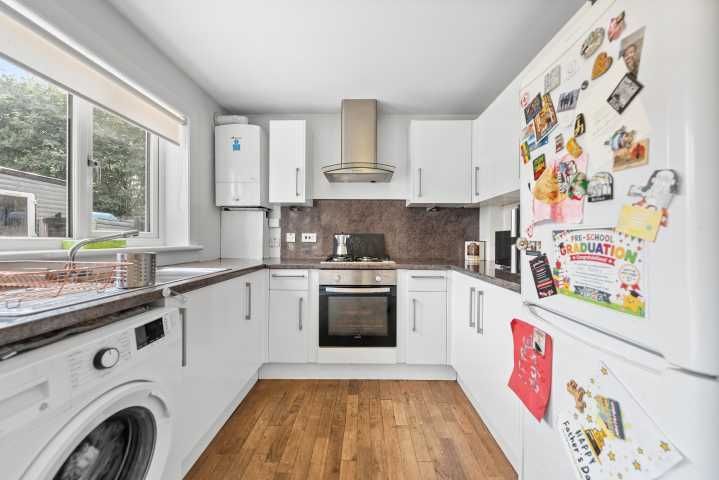 Property photo 2 of 34