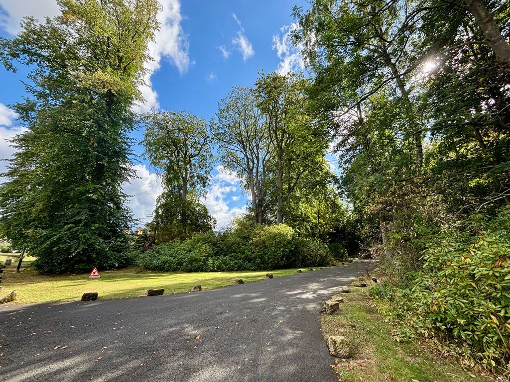 Property photo 2 of 21