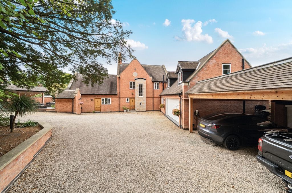 Property photo 1 of 60 1360380-37-68E941A8F238A-Arw-1