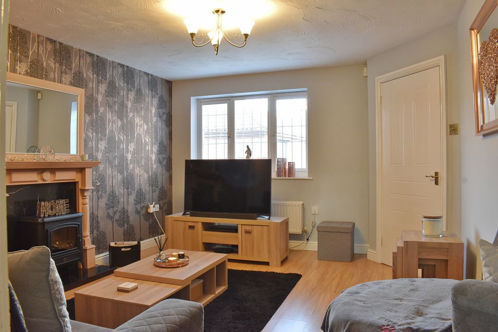 Property photo 3 of 17 Photo 11