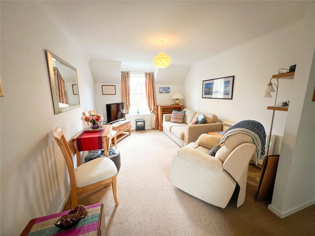 Property photo 2 of 8 Picture No. 10