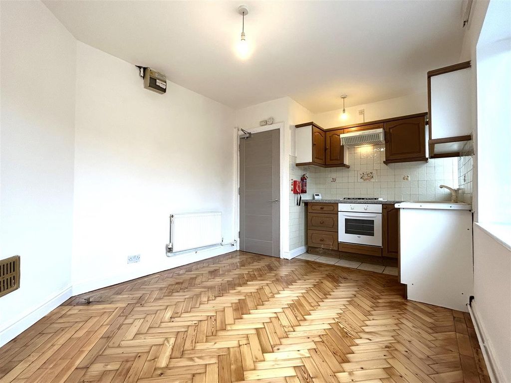 Property photo 2 of 9 Picture No. 06