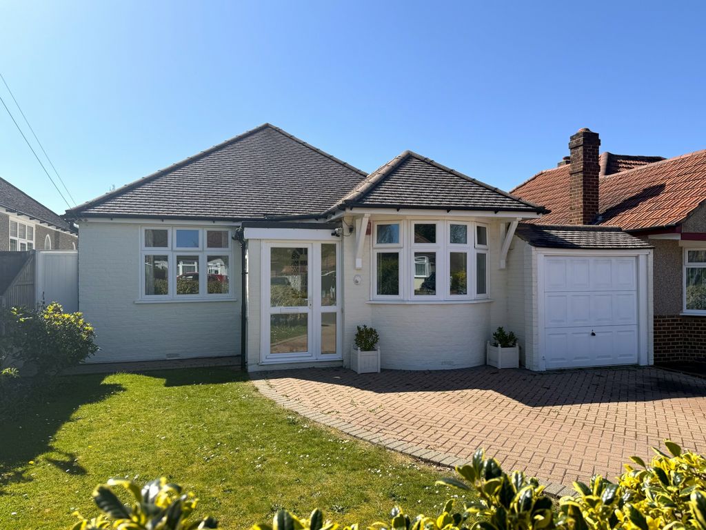 Property photo 1 of 15 Photo 6