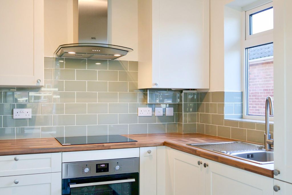 Property photo 2 of 15 Kitchen 1.Jpg