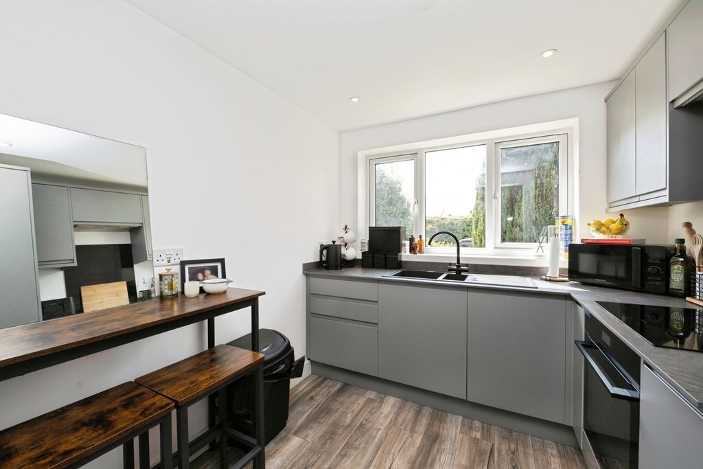 Property photo 3 of 15 Kitchen
