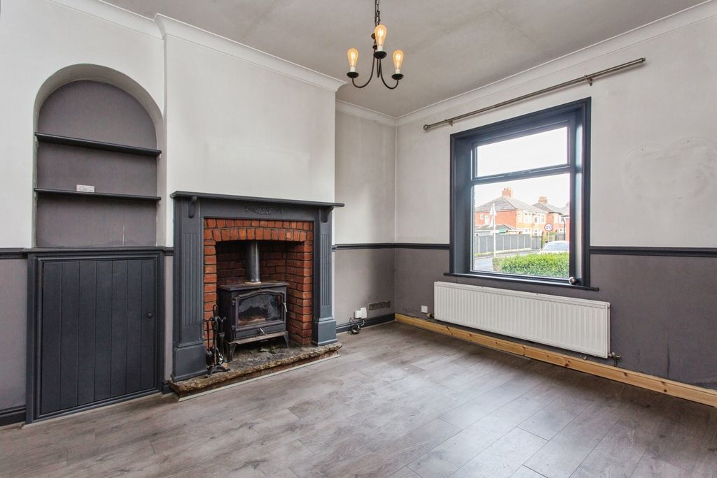 Property photo 2 of 16 Lounge